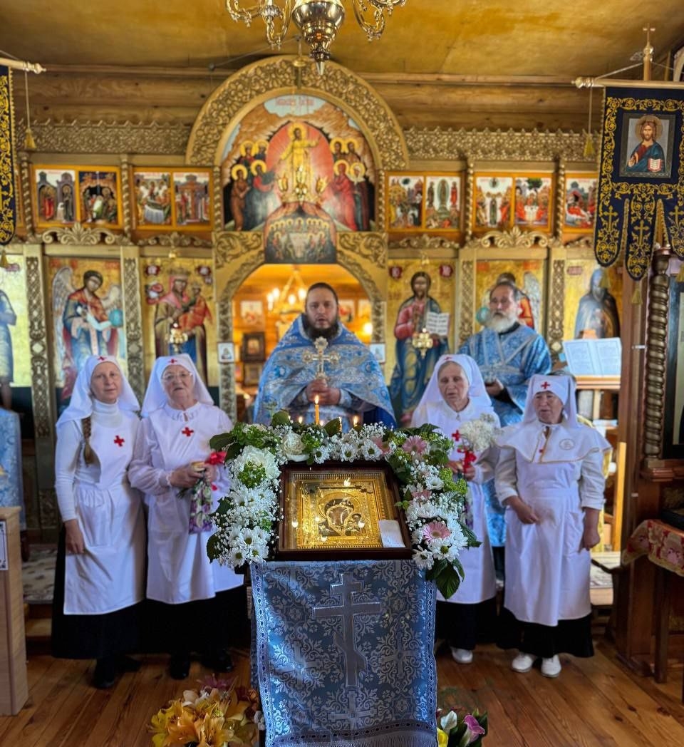 ПОСВЯЩЕНИЕ СЕСТЕР МИЛОСЕРДИЯ В КАЗАНСКОМ ХРАМЕ П. СУЛЕЯ